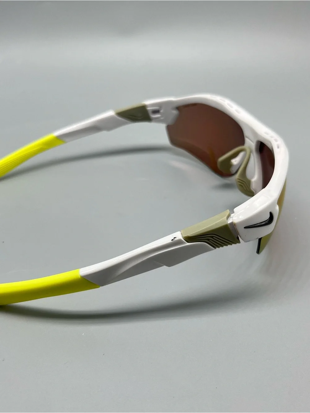 Nike Show X3 E DJ2032 sports sunglasses